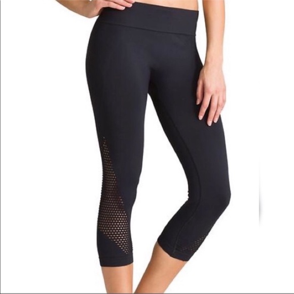 Athleta Pants - Athleta | Breakthrough Laser Cut Workout Crops M